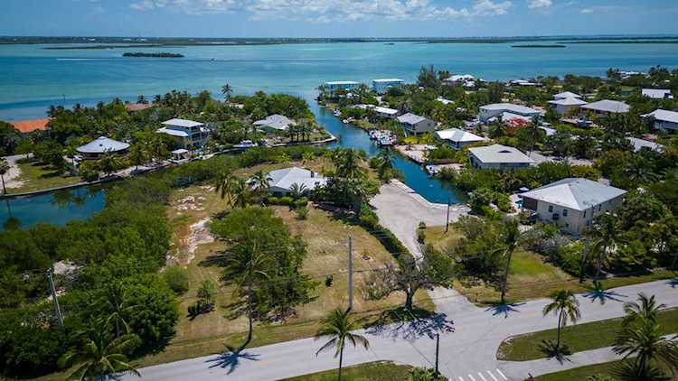 1151 Sugarloaf Blvd Sugarloaf Key, FL 33042
