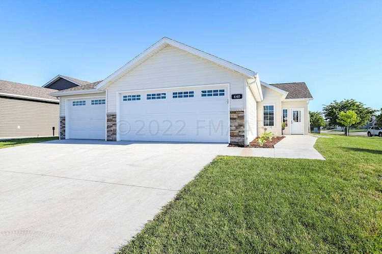640 Westview Ln E West Fargo, ND 58078 | MLS 22-3375 Photo 1