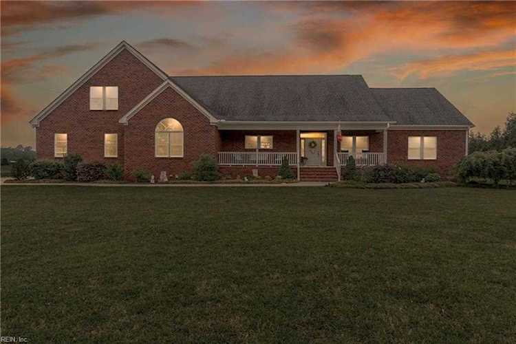 1008 W Saint Brides Rd Chesapeake, VA 23322