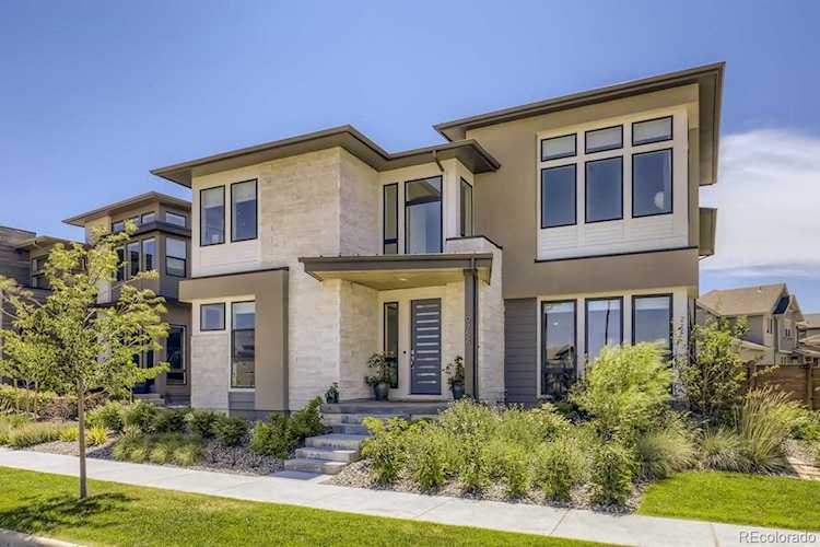 9754 E 60th Place Denver, CO 80238