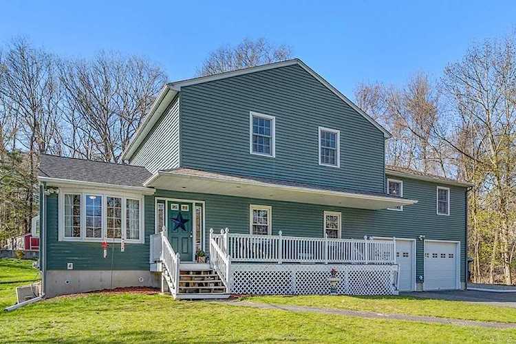 Charlton, 20 Old Stafford St, MA, home for sale, MLS#:72980232 Photo 1