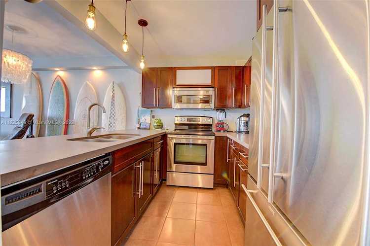 465 Ocean Dr #910 Miami Beach, FL 33139