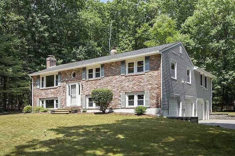 37 Abbott Lane Chelmsford, MA 01824