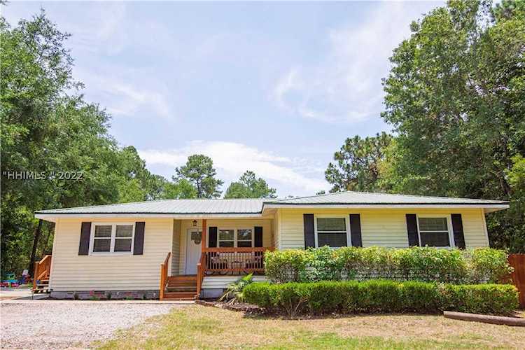 22 Holly Hall Rd Beaufort, SC 29907