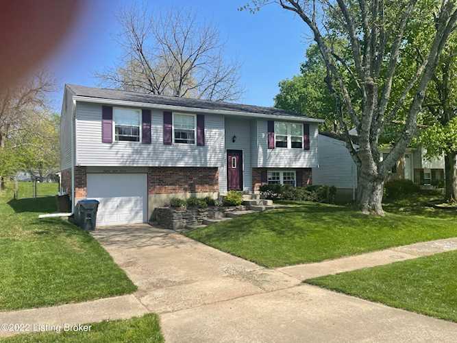 8811 Running Fox Cir, Louisville, KY 40291 - Fox Ridge $246,000 Photo 1