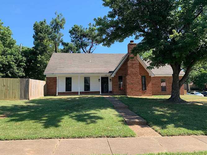 4500 Waverly Farms Dr Millington, TN 38053