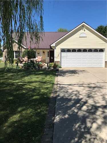 2426 S Brandywine Ct Greenfield, IN 46140 | MLS 21869920 Photo 1