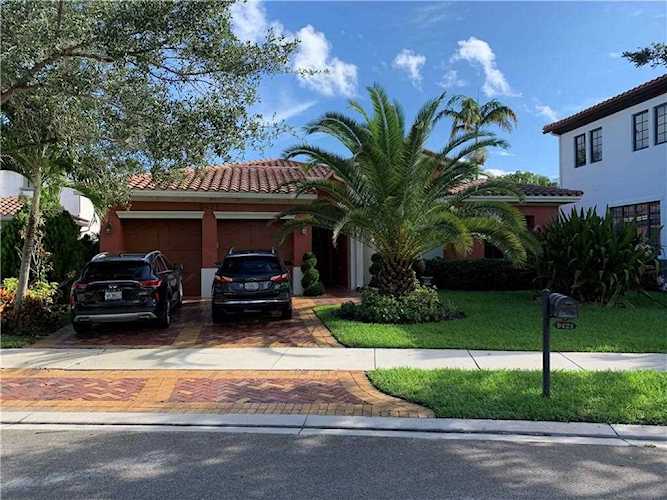 9421 Eden Mnr Parkland, FL 33076
