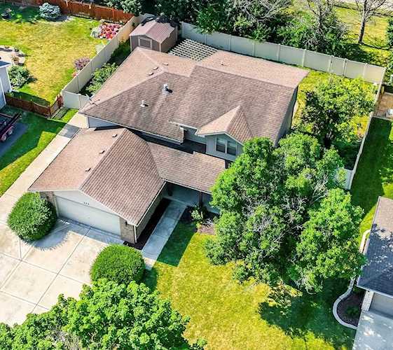 209 Deerpath Dr Oswego, IL 60543