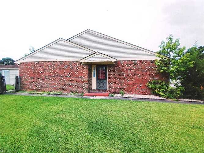 4138 Stonebridge Landing Chesapeake, VA 23321 home for sale, MLS#10448122 - Crescas Real Estate Photo 1