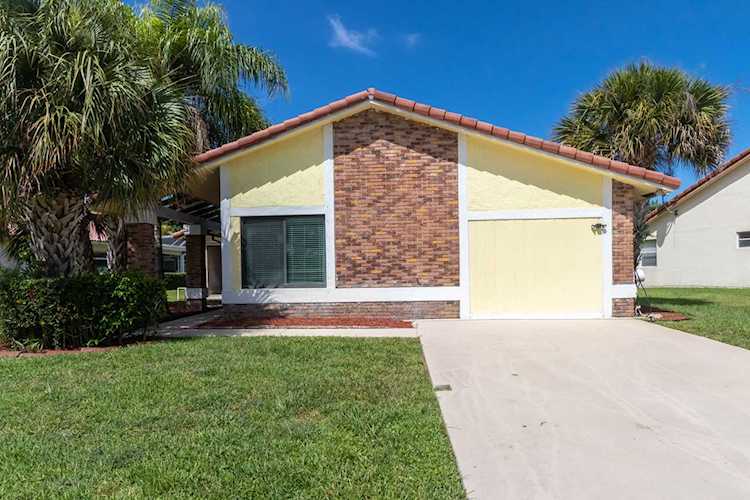 19590 Sea Pines Way Boca Raton, FL 33498