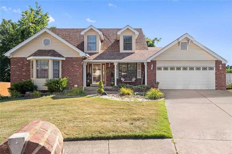 8 Dax Ct Bridgeton, MO 63044
