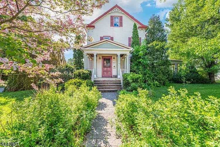 34 Linwood Ave Newton Town, NJ 07860