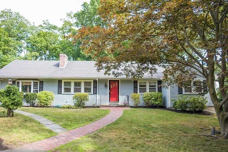 16 Bleakney Dr Weymouth, MA 02191