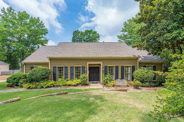 2145 Wickersham Ln Germantown, TN 38139