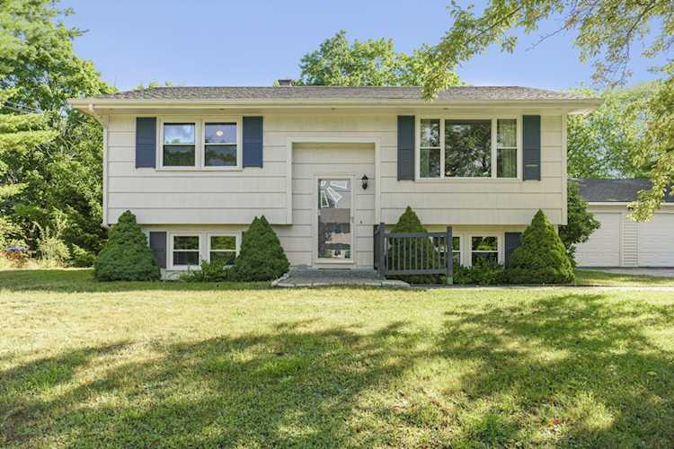 7 Queens DrScarboroughME04074home for sale Photo 1