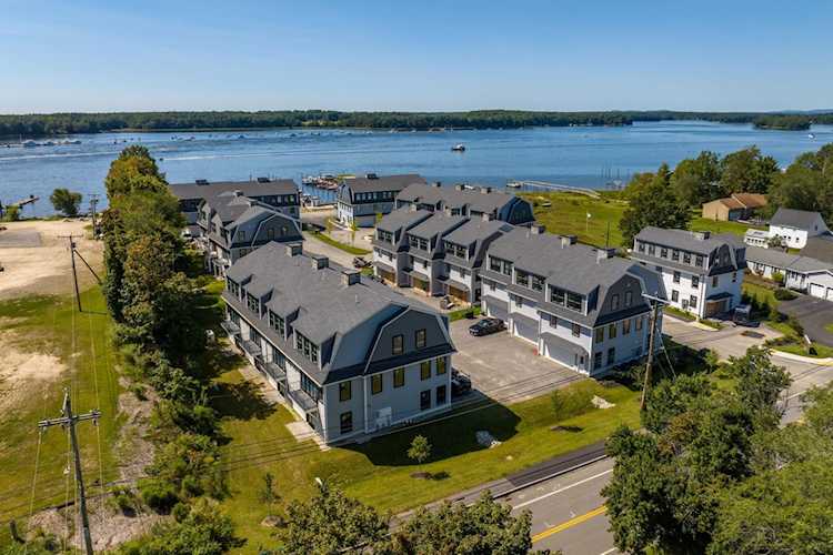 4 Little Bay Dr Dover, NH 03820