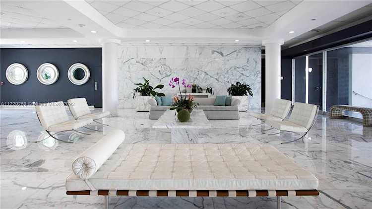 5055 Collins Ave #PH 14F Miami Beach, FL 33140
