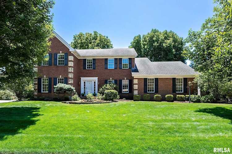 5665 Lewis Ct Bettendorf, IA 52722