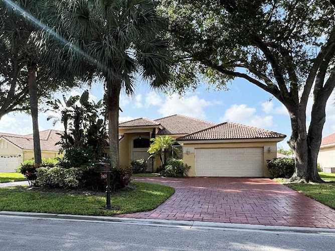 7420 NW 74th Dr Parkland, FL 33067