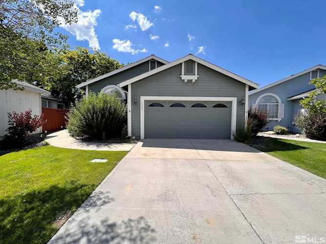 1177 White Oak Loop Minden, NV 89423