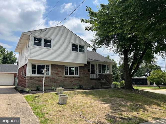 6886 Clark Ave Pennsauken, NJ 08110