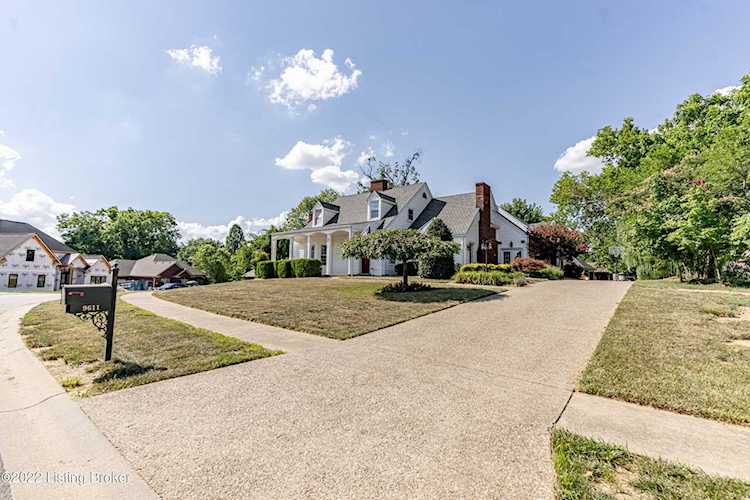 9611 Southern Breeze Ln Jeffersontown, KY 40299