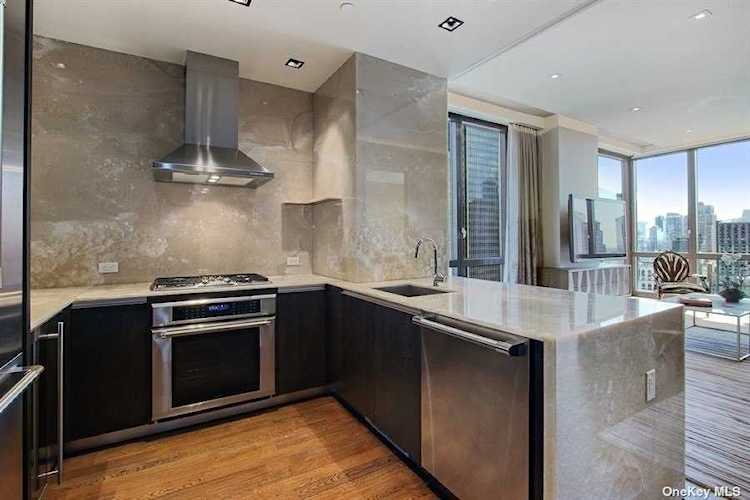 247 West 46th St #3803 New York, NY 10036