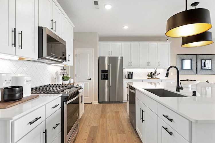 17904 Giants Way Lakeville, MN 55044