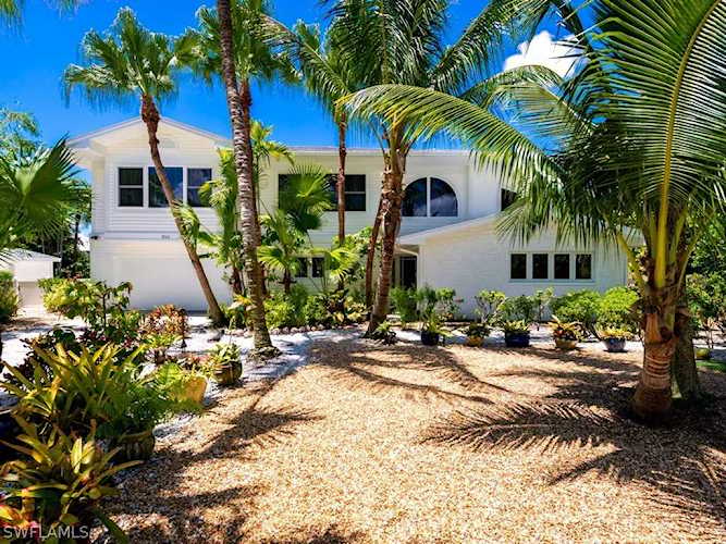 1543 San Carlos Bay Dr Sanibel, FL 33957
