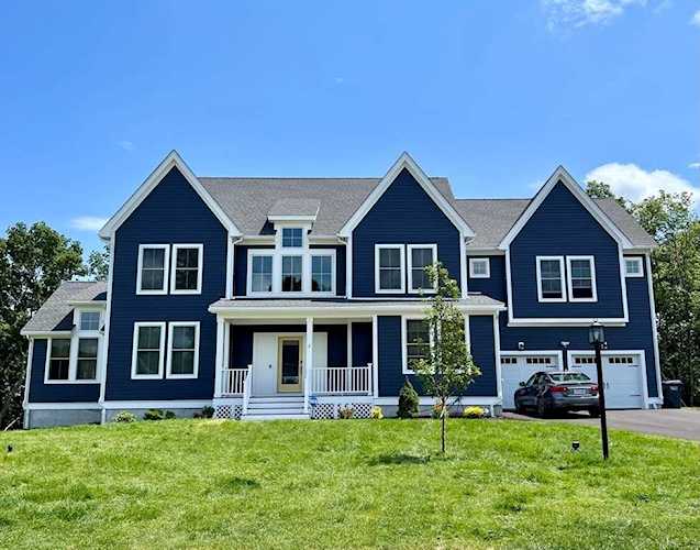 2 Blue Heron Ct Westborough, MA 01581