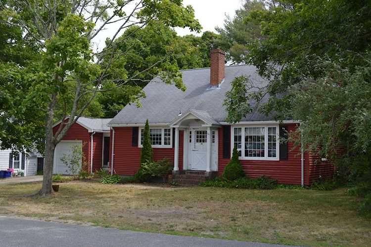 84 Cotuit Road Buzzards Bay, MA 02532