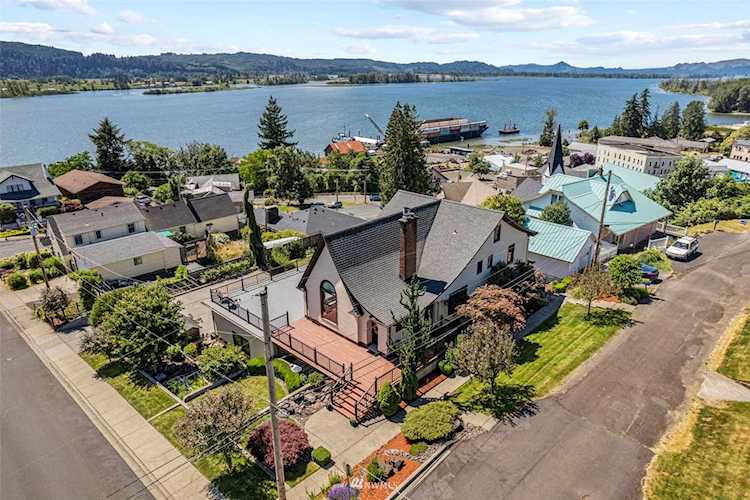 185 Spring Street Cathlamet, WA 98612