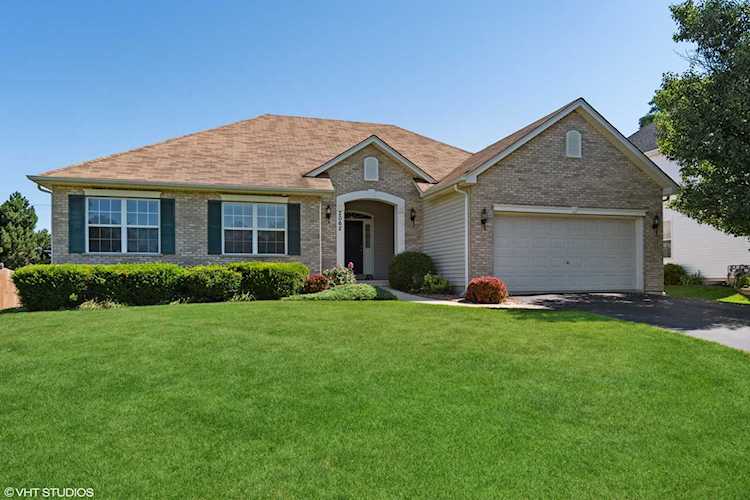 2062 James Leigh Dr Aurora, IL 60504 | MLS 11462967 Photo 1