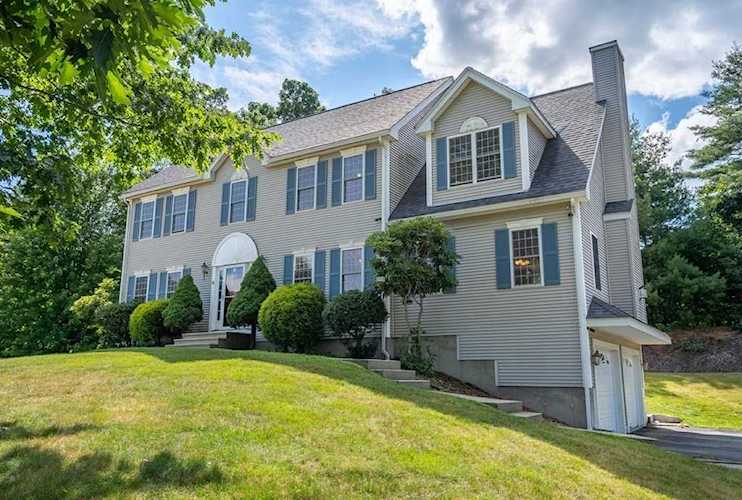 16 Tannery Rd Sturbridge, MA 01518