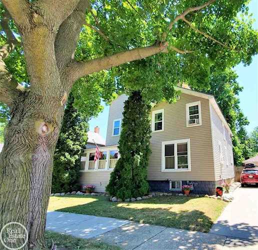 214 N Mary Marine City, MI 48039