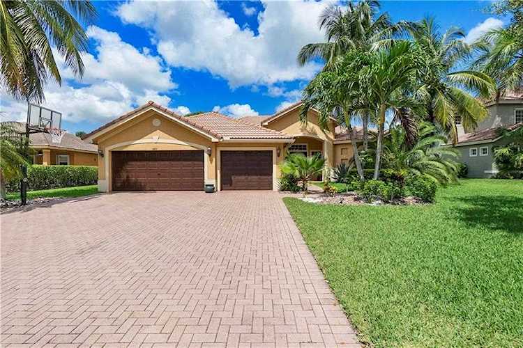 6815 NW 108th Ave Parkland, FL 33076