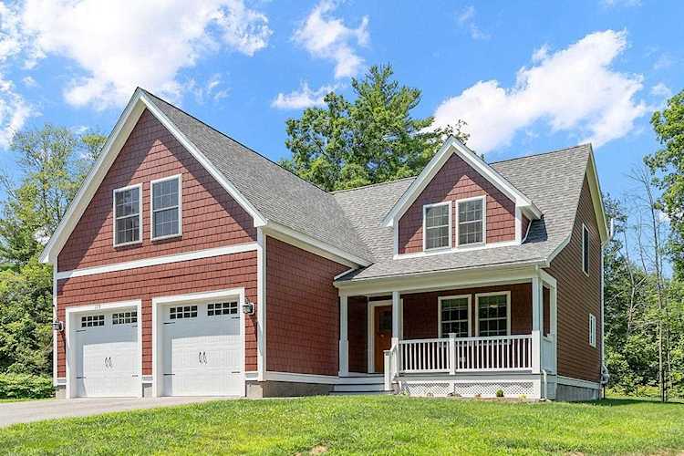 179 Sandown Rd Fremont, NH 03044