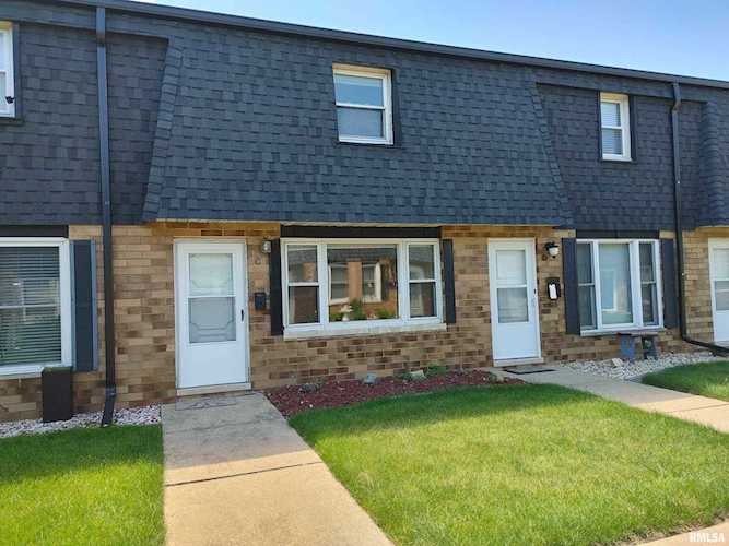 1911 Canterbury Dr Washington, IL 61571