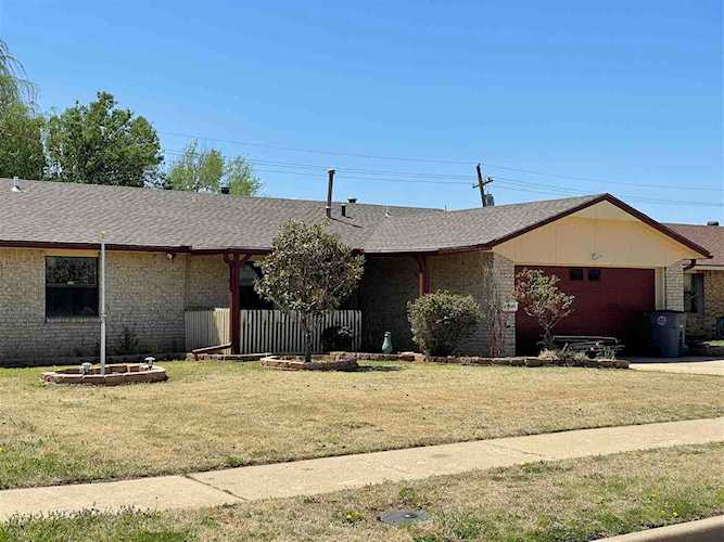 7118 NW Ash Ave Lawton, OK 73505