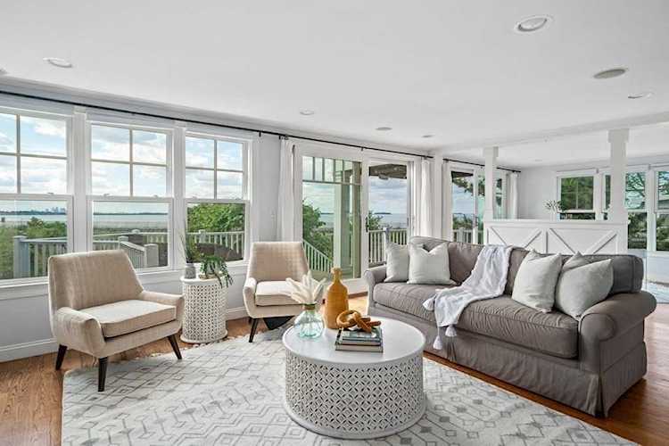 14 Shoreside Rd Quincy, MA 02169