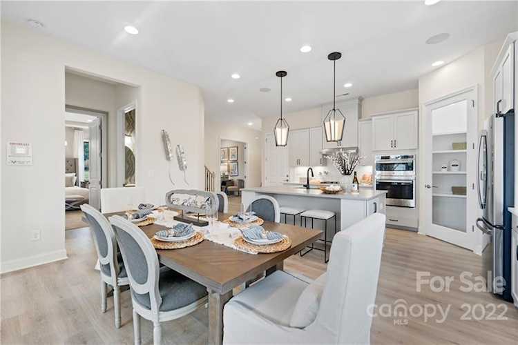 17117 Sand Bank Rd Charlotte, NC 28278