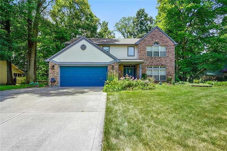 1004 Honeysuckle Dr Mooresville, IN 46158