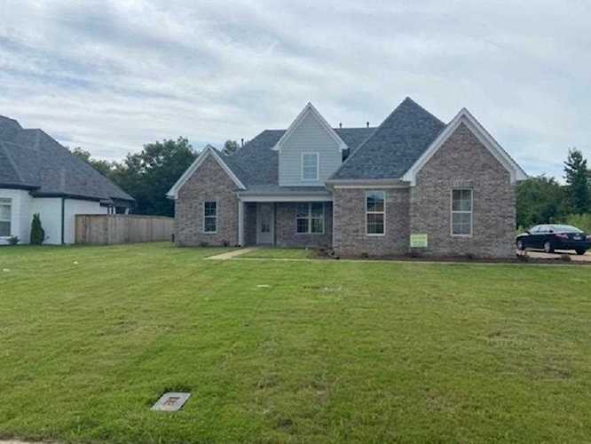 450 Cambridge Cv Oakland, TN 38060