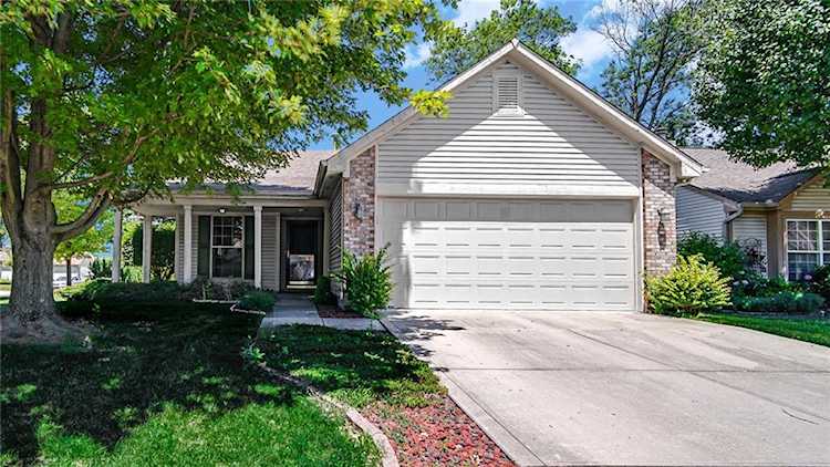 704 Kingston Circle Brownsburg, IN 46112 | MLS 21864908 Photo 1