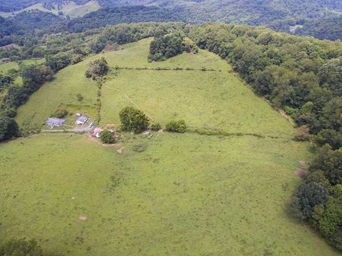 32385 Hawke Rd Meadowview, VA 24361