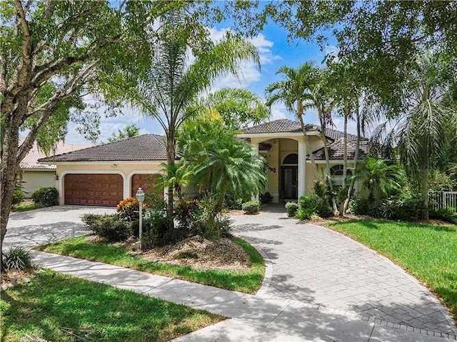 7113 NW 66th Ter Parkland, FL 33067