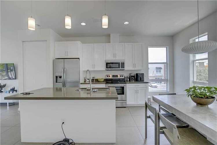 4331 NE 1st Ter Oakland Park, FL 33334