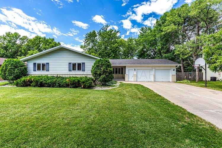 1420 3 St N Fargo, ND 58102 MLS 223343