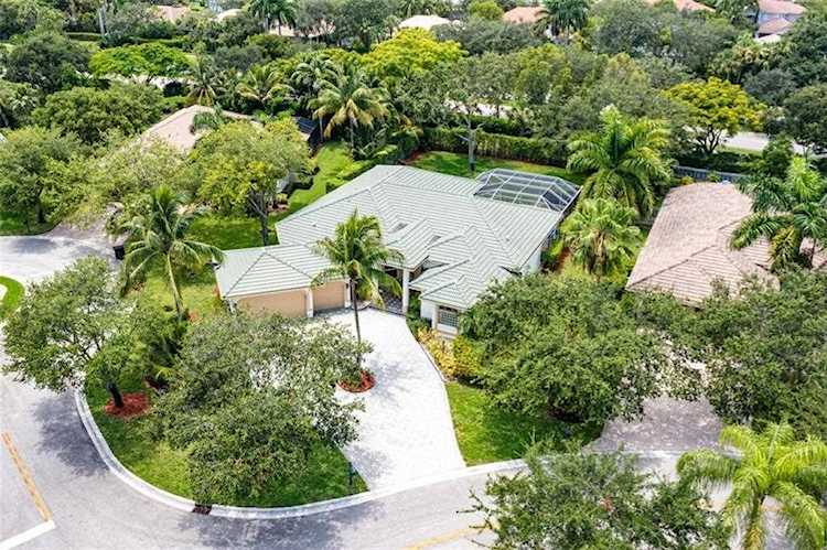 6737 NW 107th Way Parkland, FL 33076